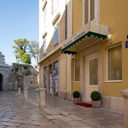 ベッド・アンド・ブレックファスト Palazzo Venezia-adults Only ザダル