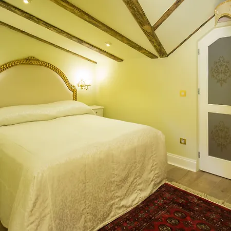 Palazzo Venezia-adults Only Bed & Breakfast