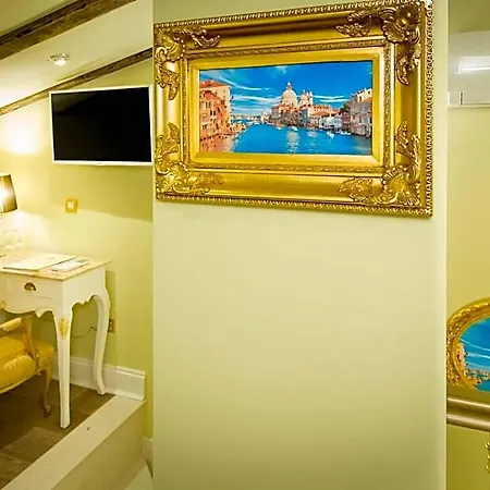 Palazzo Venezia-adults Only Bed & Breakfast 4*