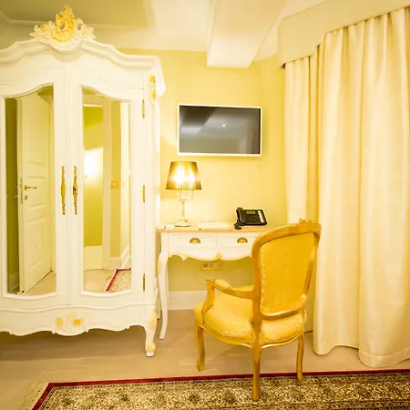 Palazzo Venezia-adults Only Bed & Breakfast